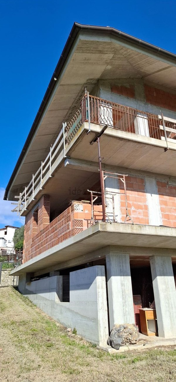 casa indipendente in vendita a Minturno in zona Tufo