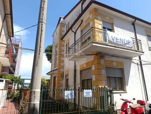 appartamento in vendita a Minturno in zona Scauri