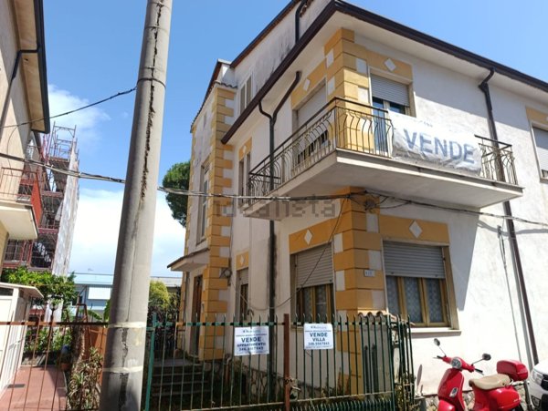 appartamento in vendita a Minturno in zona Scauri