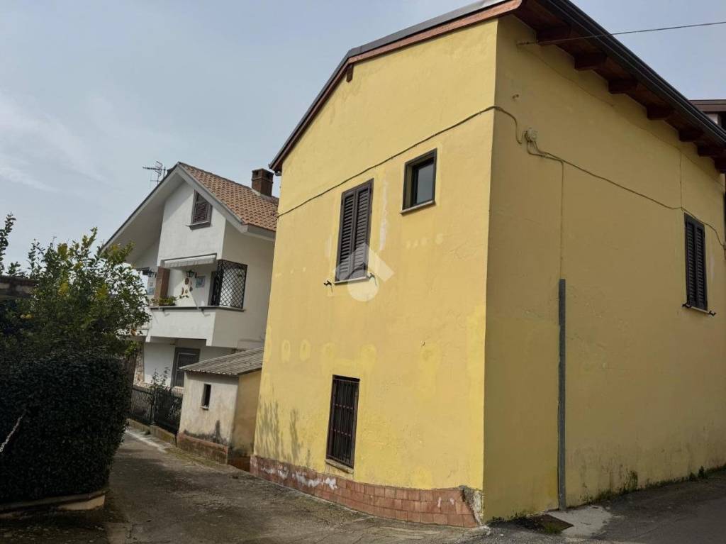 appartamento in vendita a Minturno in zona Scauri