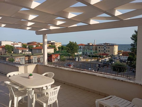 casa indipendente in vendita a Minturno in zona Scauri
