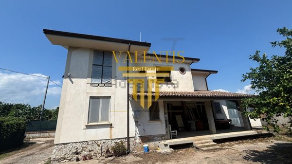 casa indipendente in vendita a Minturno