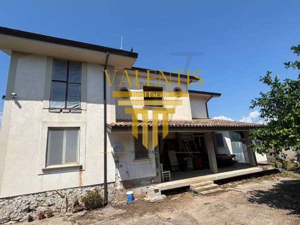casa indipendente in vendita a Minturno