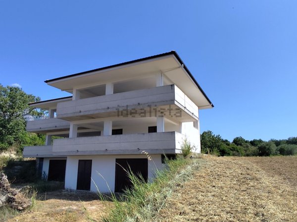 casa indipendente in vendita a Minturno