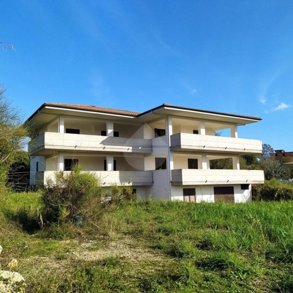 casa indipendente in vendita a Minturno