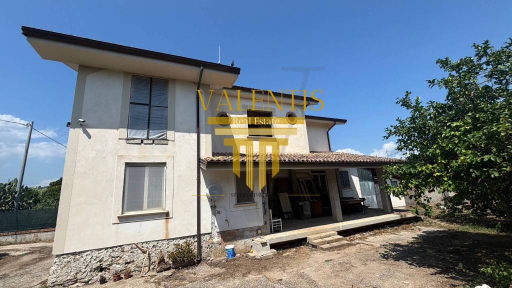 casa indipendente in vendita a Minturno