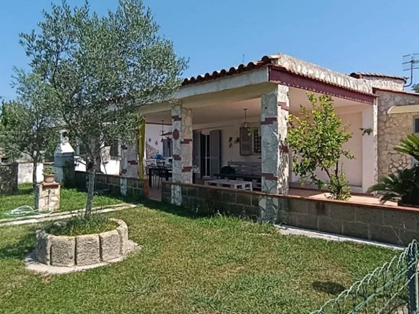 casa indipendente in vendita a Minturno