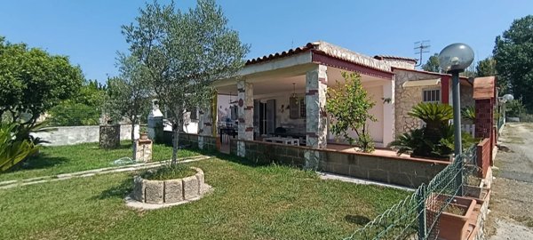 casa indipendente in vendita a Minturno