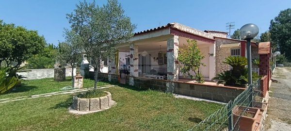 casa indipendente in vendita a Minturno