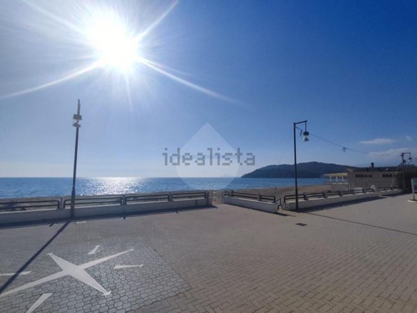 appartamento in vendita a Minturno in zona Scauri