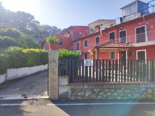 appartamento in vendita a Minturno in zona Scauri