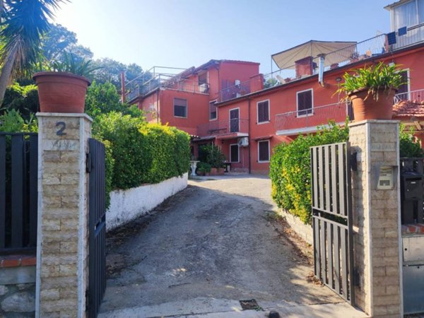 appartamento in vendita a Minturno in zona Scauri