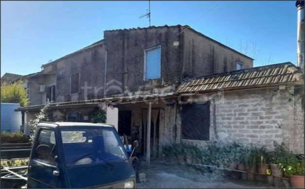 casa indipendente in vendita a Minturno in zona Scauri