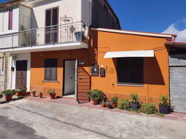 casa indipendente in vendita a Minturno in zona Marina
