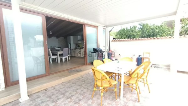 casa indipendente in vendita a Minturno in zona Scauri