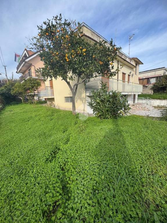 casa indipendente in vendita a Minturno in zona Scauri