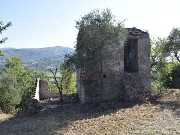 casa indipendente in vendita a Minturno in zona Tufo