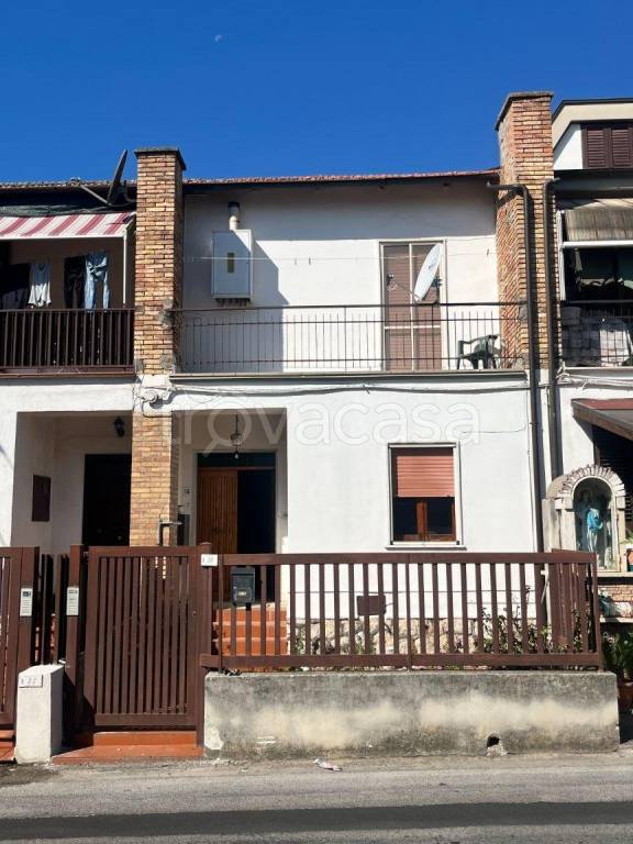 casa indipendente in vendita a Minturno in zona Scauri