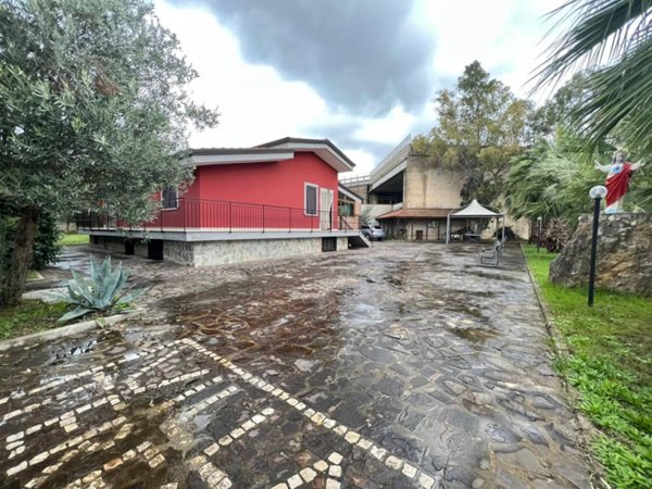 casa indipendente in vendita a Minturno in zona Marina