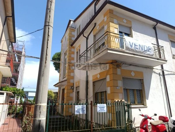 appartamento in vendita a Minturno in zona Scauri