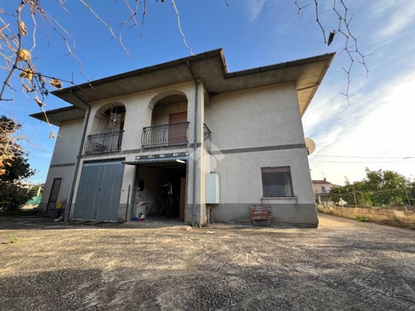 casa indipendente in vendita a Monte San Biagio