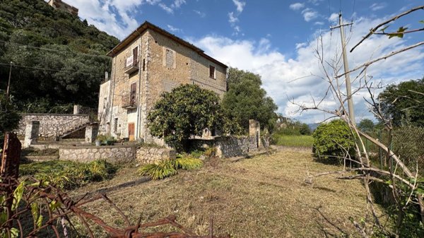 casa indipendente in vendita a Monte San Biagio