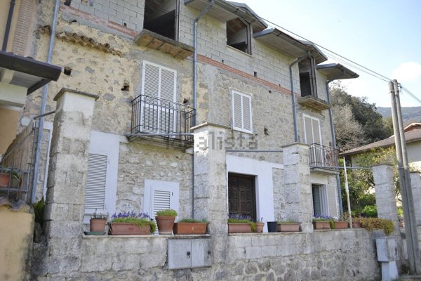casa indipendente in vendita a Monte San Biagio