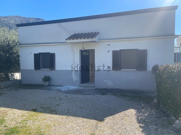 casa indipendente in vendita a Monte San Biagio
