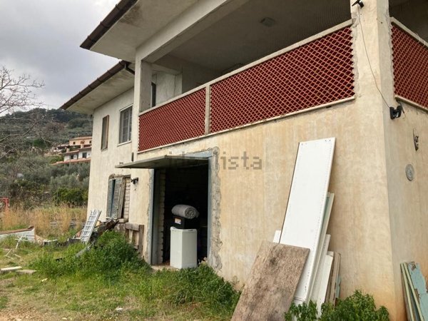 casa indipendente in vendita a Monte San Biagio
