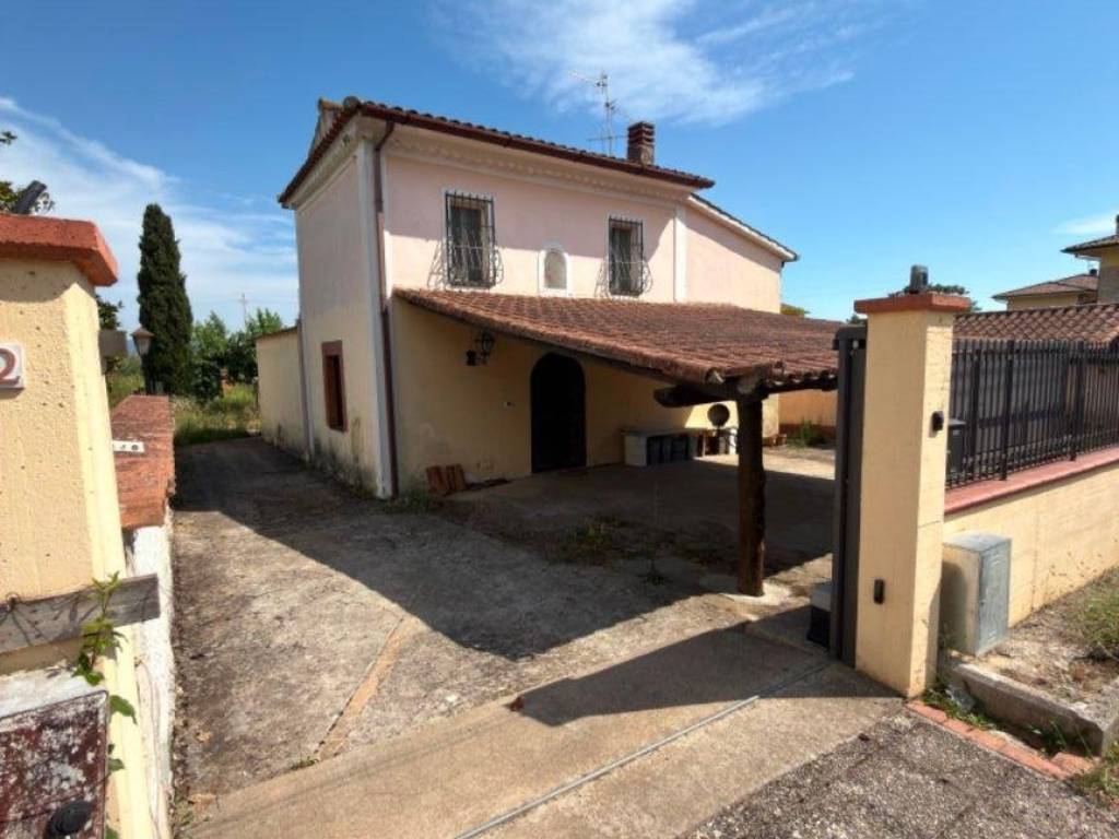 casa indipendente in vendita a Monte San Biagio