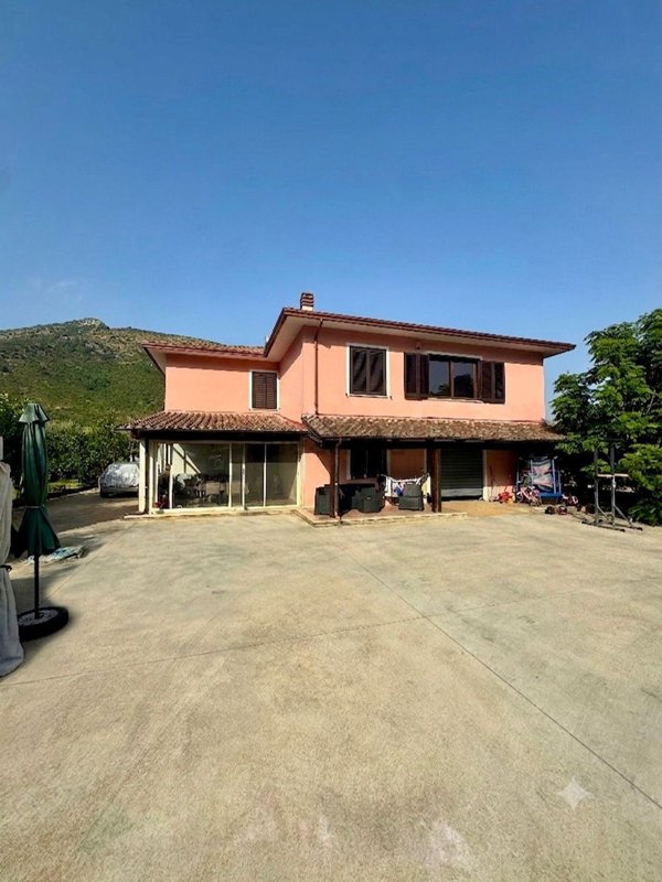 casa indipendente in vendita a Monte San Biagio