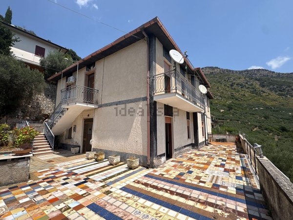 casa indipendente in vendita a Monte San Biagio