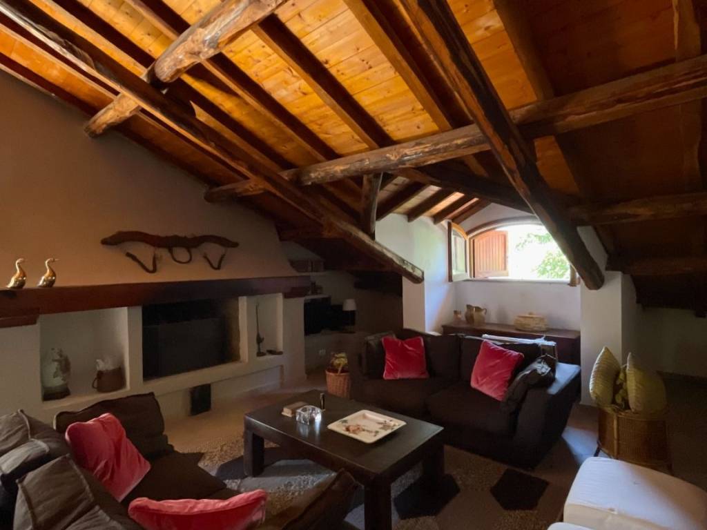 casa indipendente in vendita a Norma