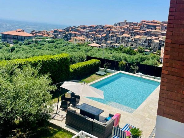 casa indipendente in vendita a Norma