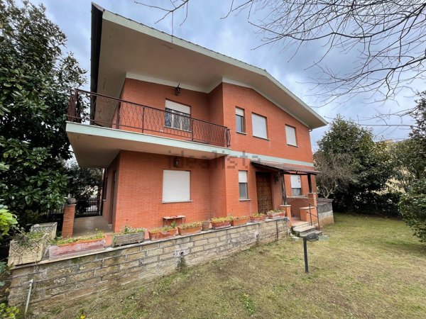 casa indipendente in vendita a Norma