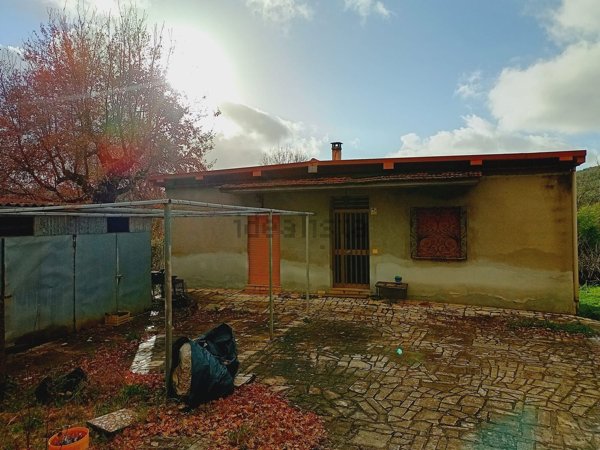 casa indipendente in vendita a Norma