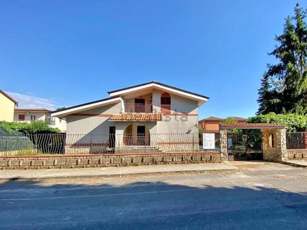 casa indipendente in vendita a Norma