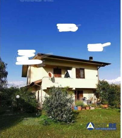 casa indipendente in vendita a Pontinia
