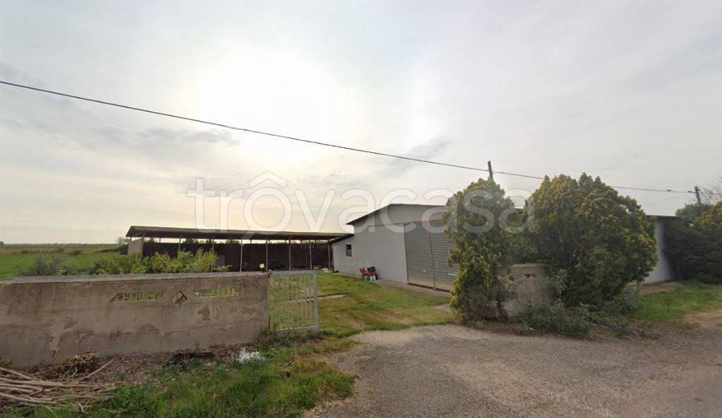 locale commerciale in vendita a Pontinia