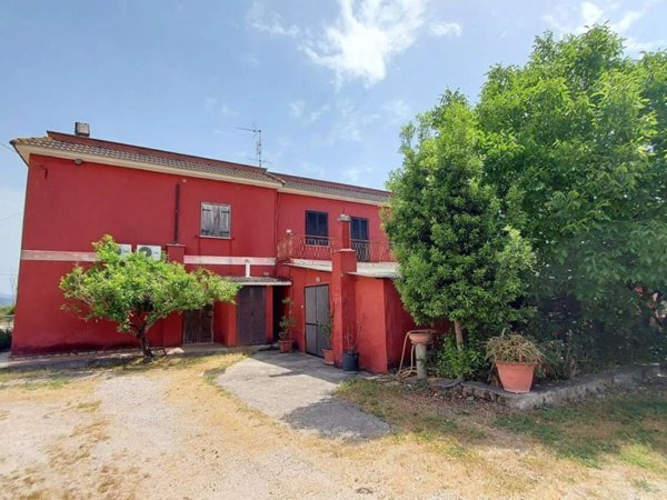 villa in vendita a Pontinia