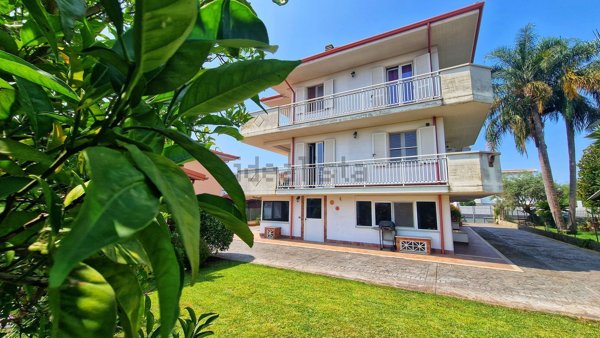 casa indipendente in vendita a Pontinia