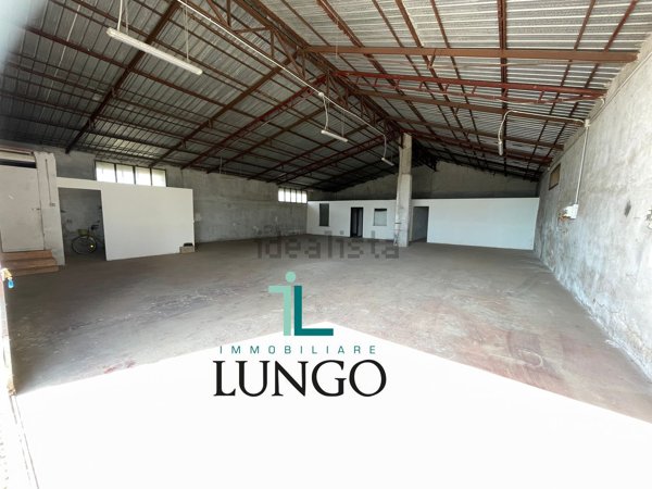 locale di sgombero in vendita a Pontinia