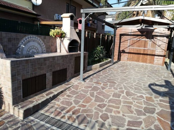 casa indipendente in vendita a Pontinia