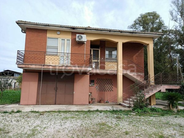 casa indipendente in vendita a Pontinia
