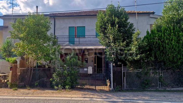 casa indipendente in vendita a Pontinia