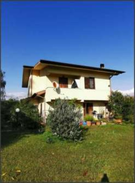 casa indipendente in vendita a Pontinia