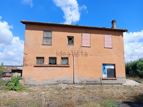 casa indipendente in vendita a Pontinia