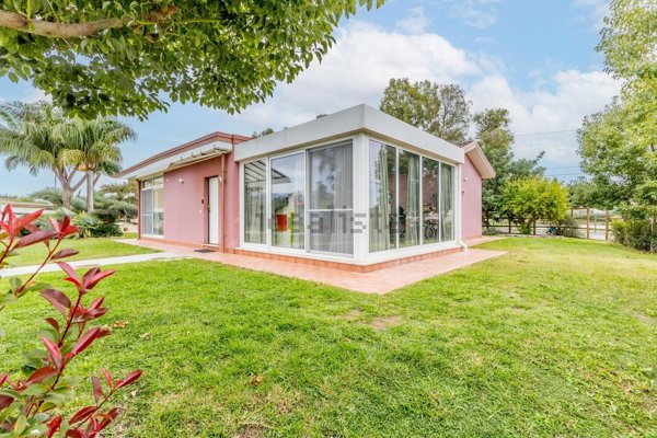 casa indipendente in vendita a Pontinia