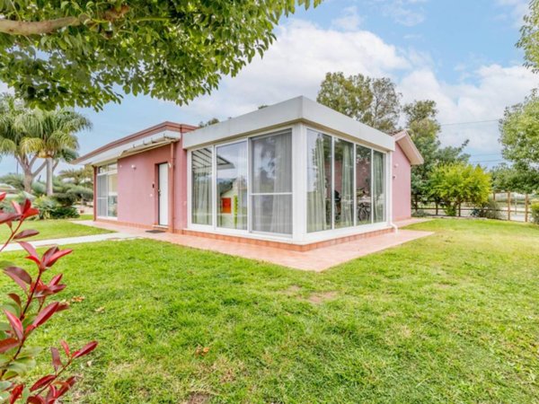 casa indipendente in vendita a Pontinia