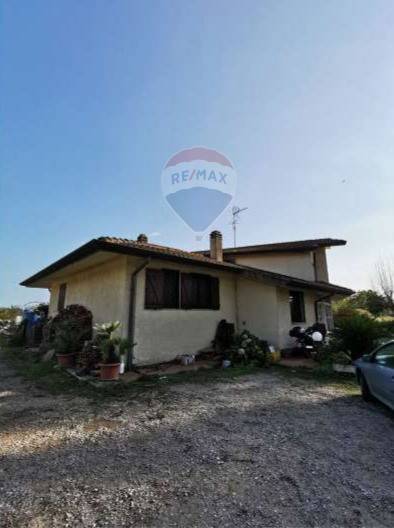 casa indipendente in vendita a Pontinia